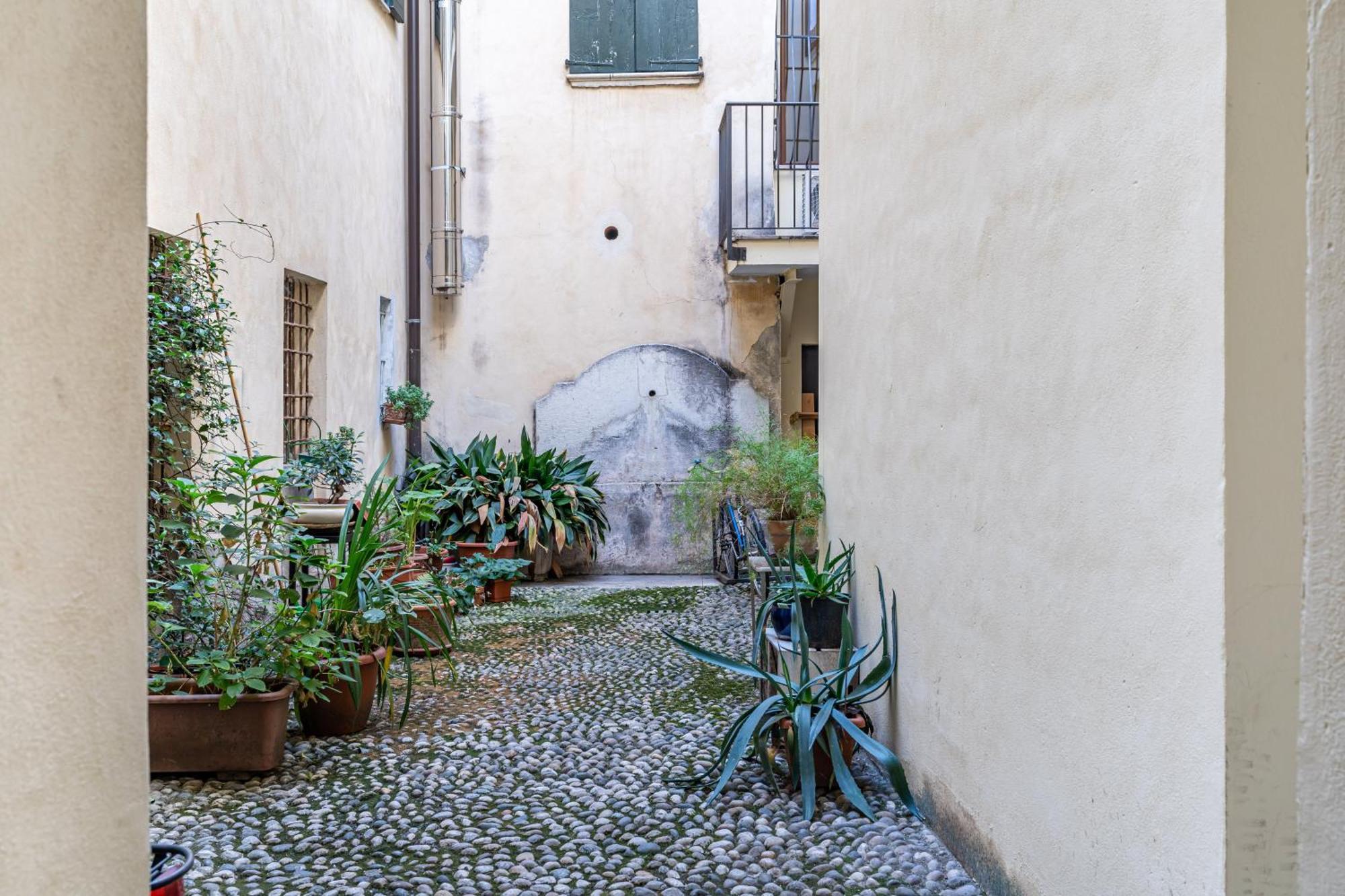 Casa San Faustino - Brescia Citycenter - By Host4U Экстерьер фото